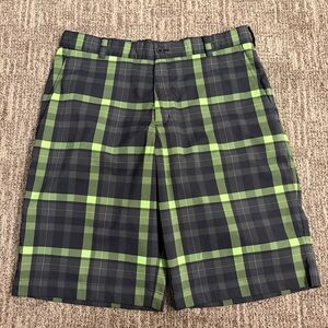 Nike men’s golf shorts size (32), gray green and black plaid